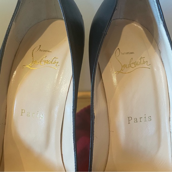 Christian Louboutin Spiked Heels 39.5 (8.5) AUTHENTICATED - Picture 3 of 14
